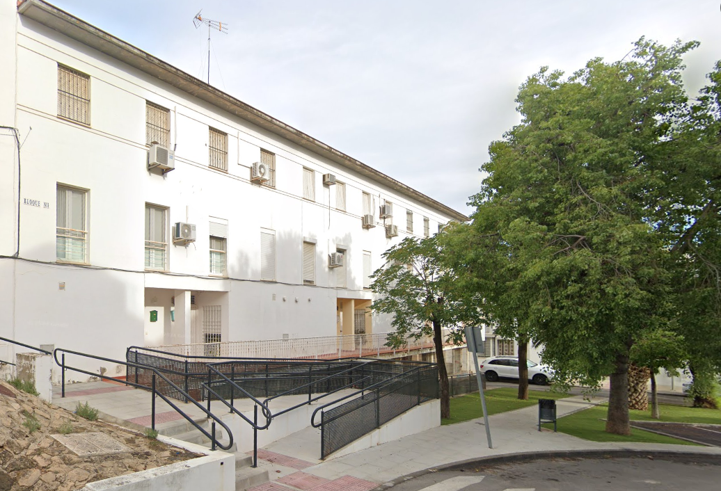 Vista exterior de Dúplex en venda en Marchena amb Balcó
