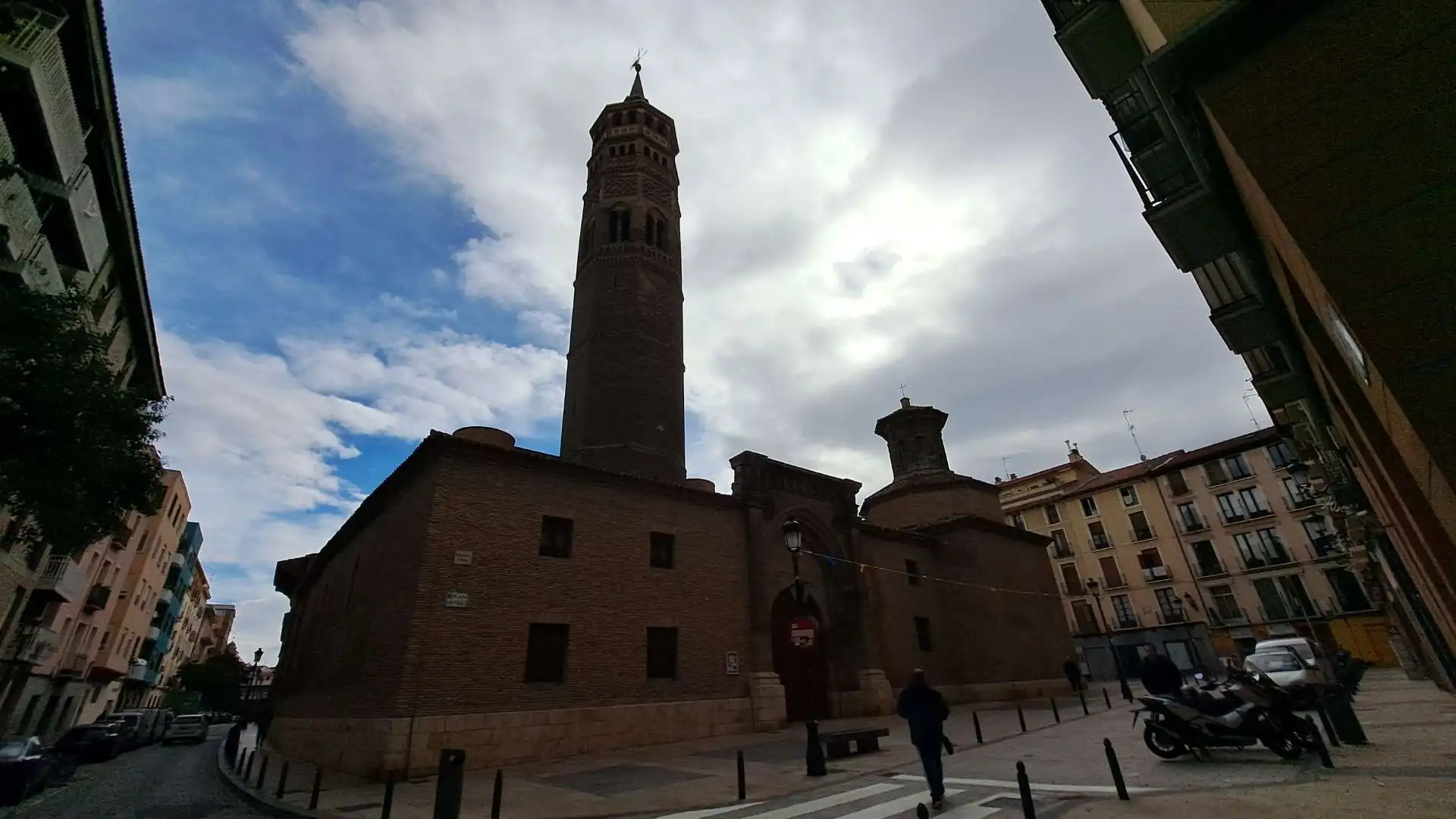 Exterior view of Flat for sale in Zaragoza  with Heating