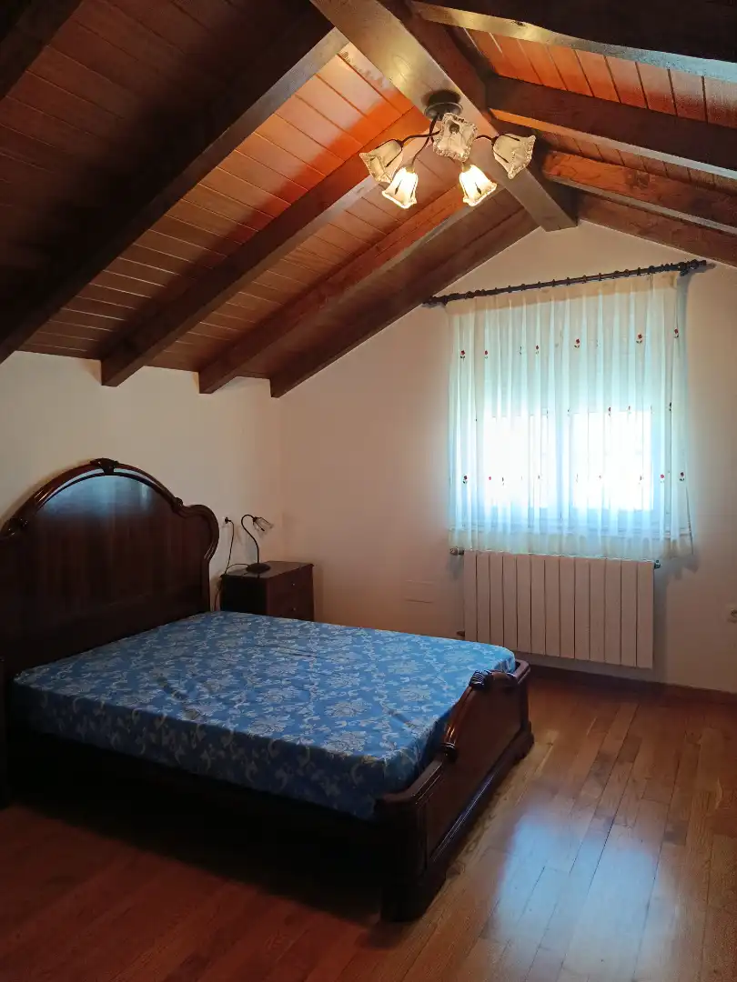 Dormitori de Casa o xalet en venda en Vegadeo amb Calefacció, Jardí privat i Parquet