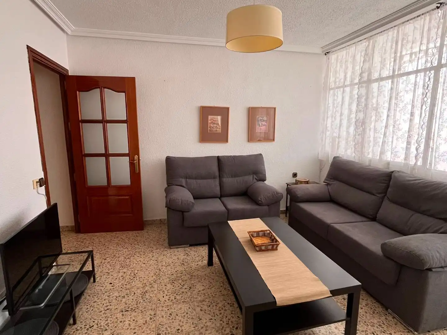 Sala d'estar de Pis de lloguer en Getafe amb Calefacció, Terrassa i Moblat