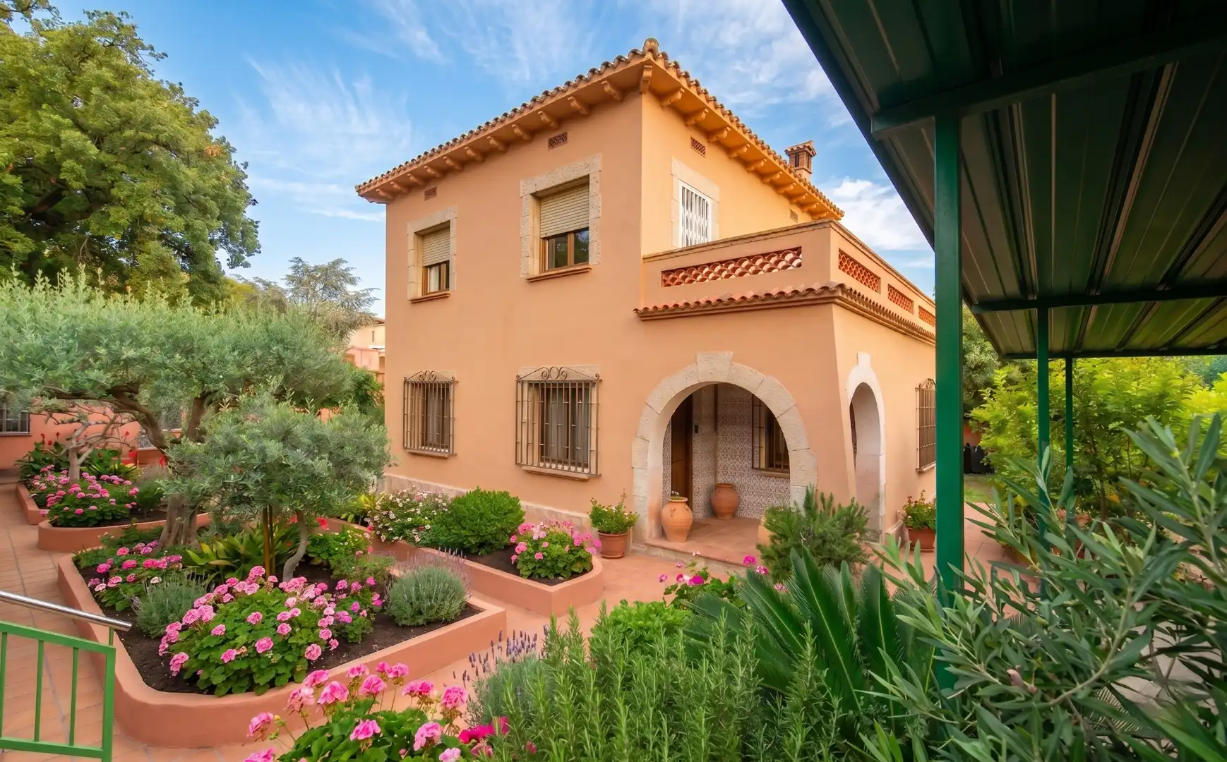 Außenansicht von Haus oder Chalet zum Verkauf in Sant Boi de Llobregat mit Privatgarten und Terrasse