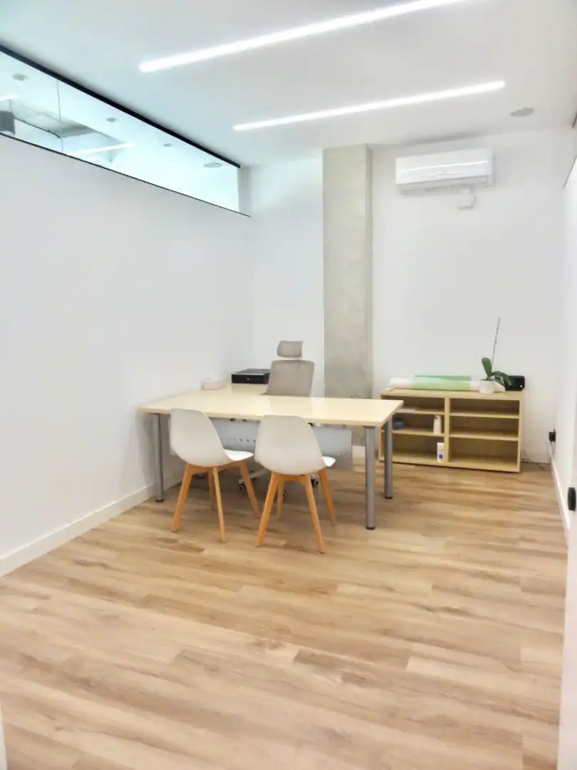 Commercial properties for sale in Calle María Barrientos, El Cónsul - Ciudad Universitaria - El Romeral