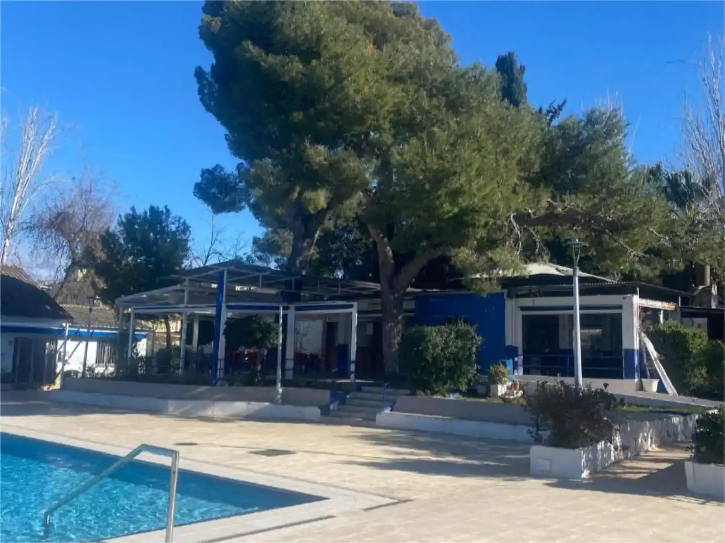 Wohnung zum Verkauf in Calafell mit Klimaanlage, Schwimmbad und Balkon