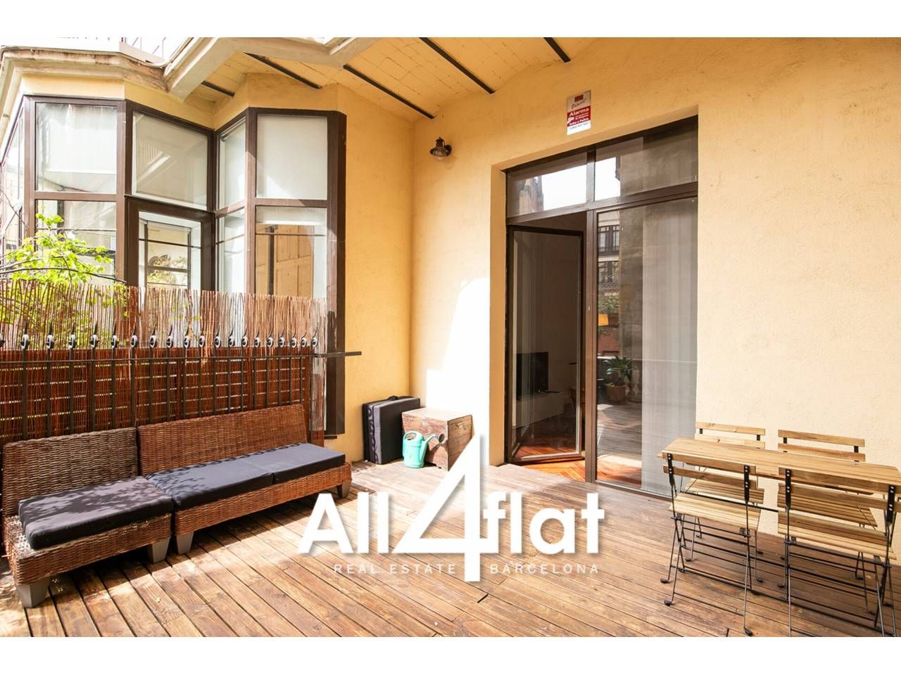 Terrassa de Pis de lloguer en  Barcelona Capital amb Aire condicionat, Parquet i Moblat