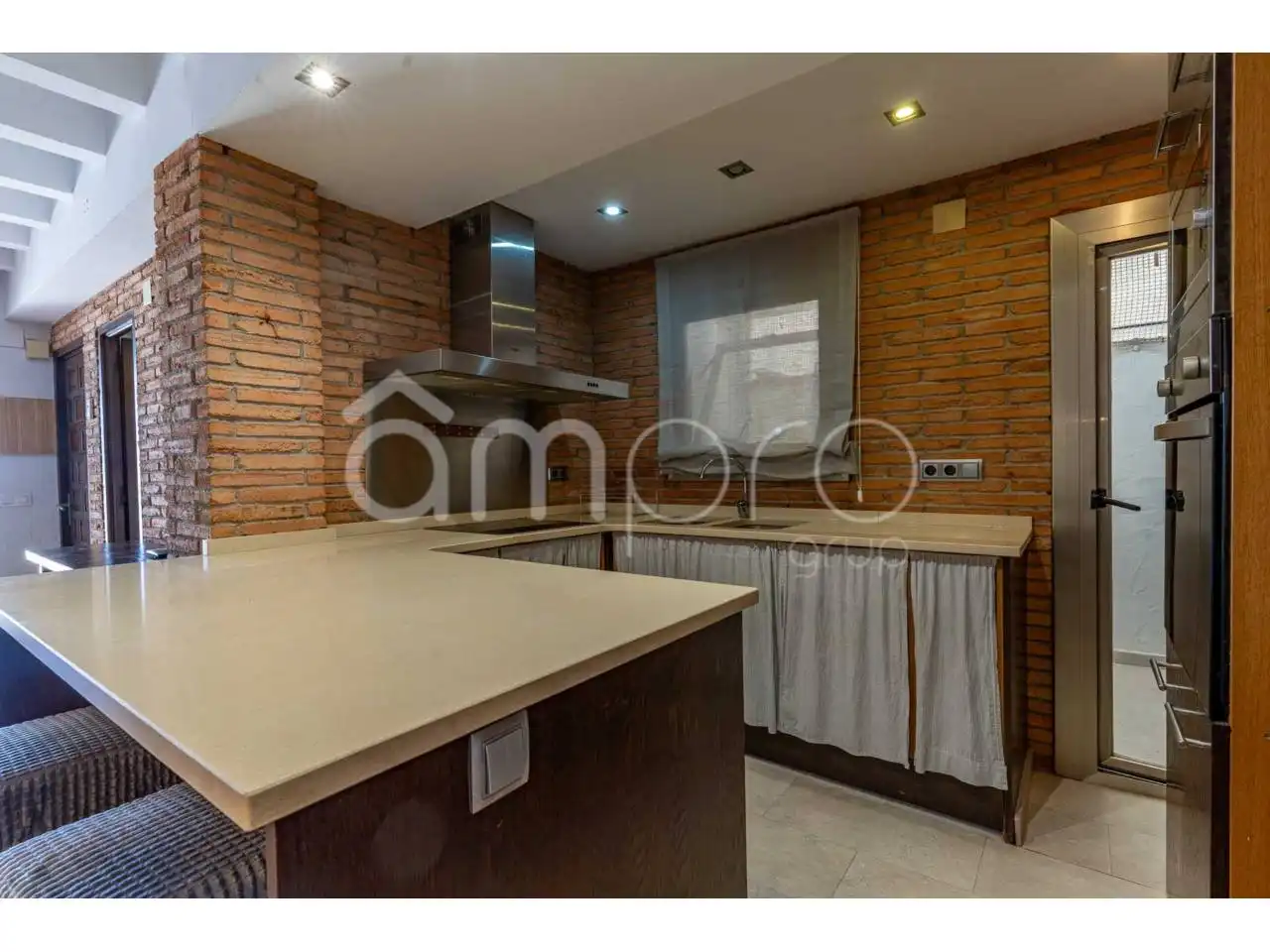 Cocina de Piso en venta en Vilanova i la Geltrú con Aire acondicionado, Parquet y Terraza