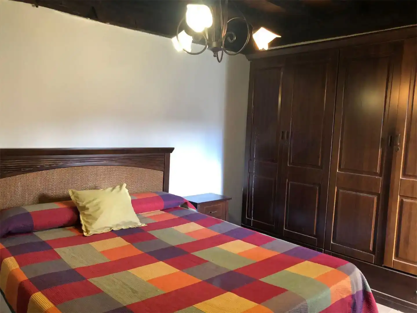 Habitación de Casa adosada para compartir en Valdáliga con Amueblado y Balcón
