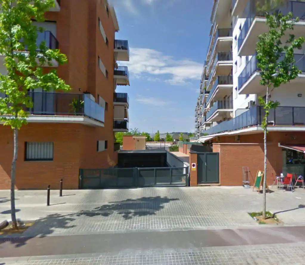 Vista exterior de Garatge en venda en Barberà del Vallès