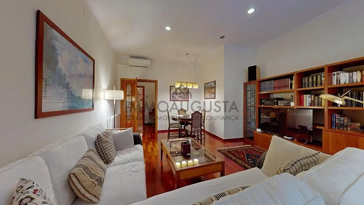 Sala d'estar de Pis en venda en Barcelona amb Aire condicionat, Calefacció i Parquet