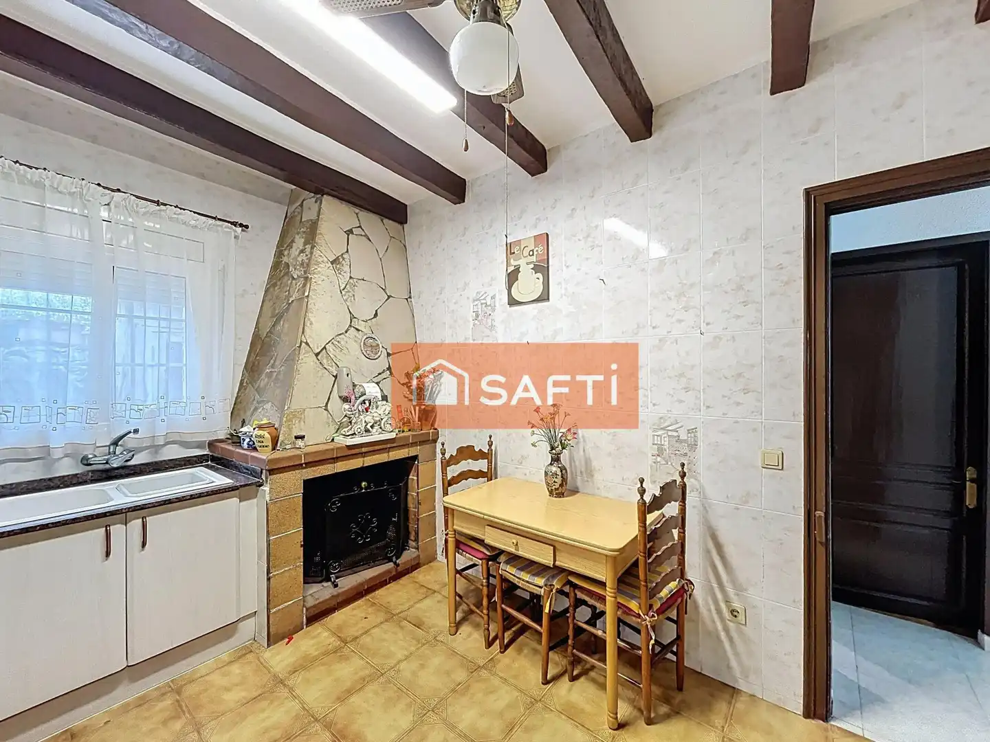 Casa aparellada en venda a La Ràpita