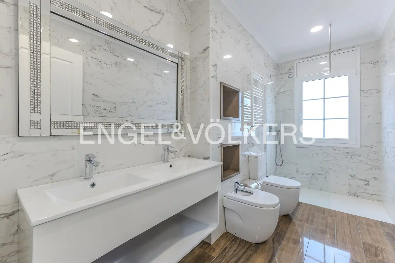 Bathroom of Country homes for sale in Terrassa  with Air Conditioner, Heating and Private garden
