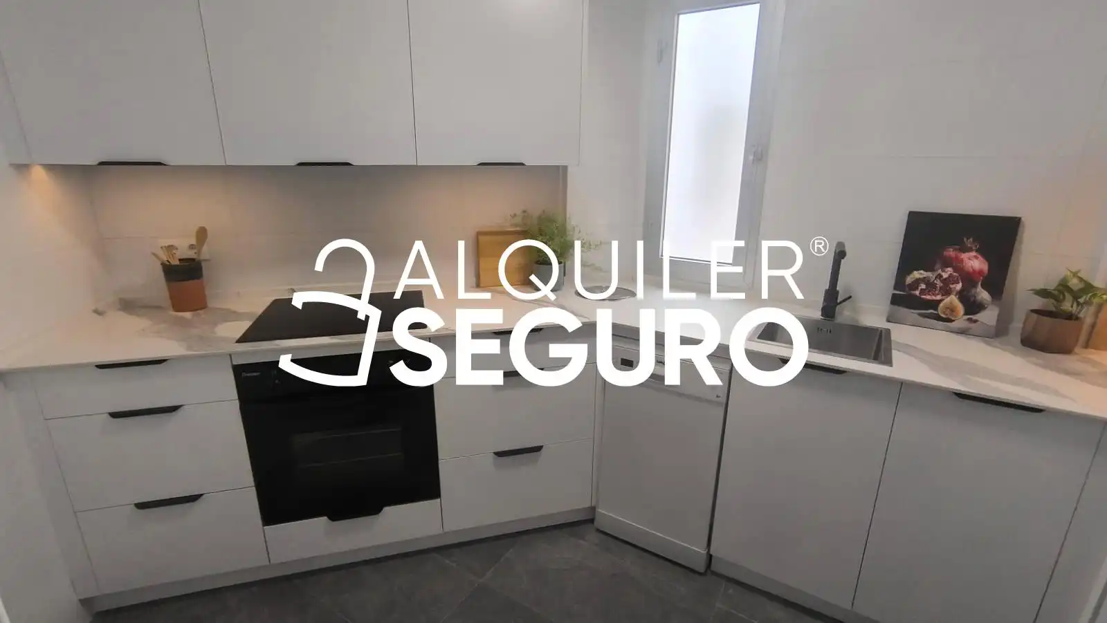 Cuina de Pis de lloguer en Sevilla amb Aire condicionat i Terrassa
