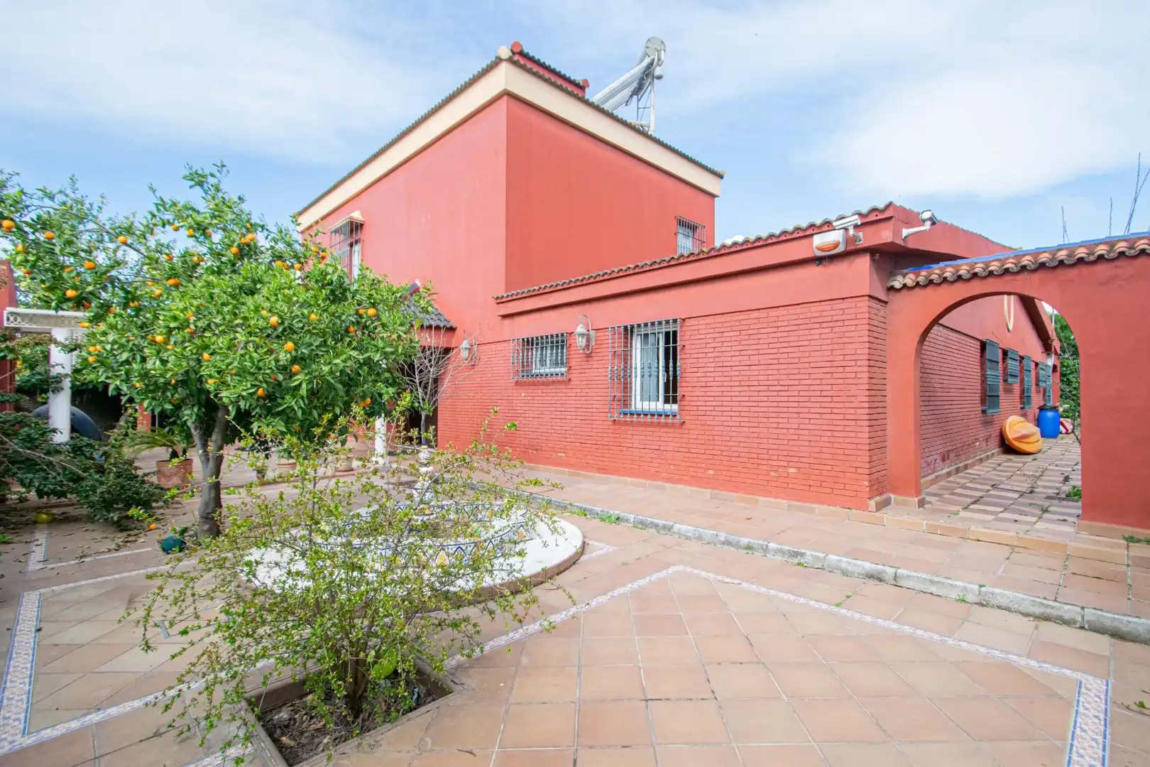 Jardí de Casa o xalet en venda en Tomares amb Jardí privat, Terrassa i Piscina