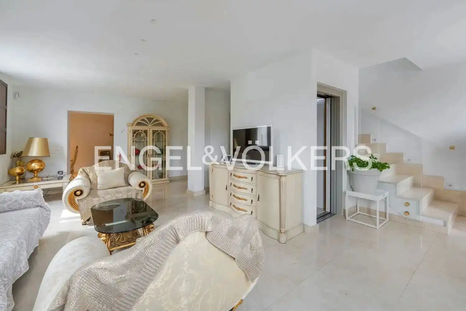 Sala d'estar de Casa o xalet de lloguer en Madrid amb Calefacció i Terrassa