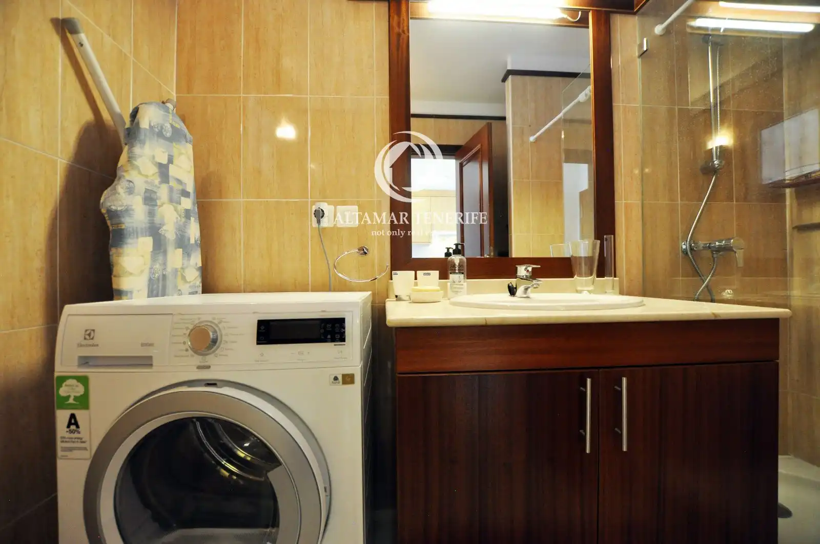 Bany de Apartament de lloguer en Adeje amb Terrassa, Traster i Piscina