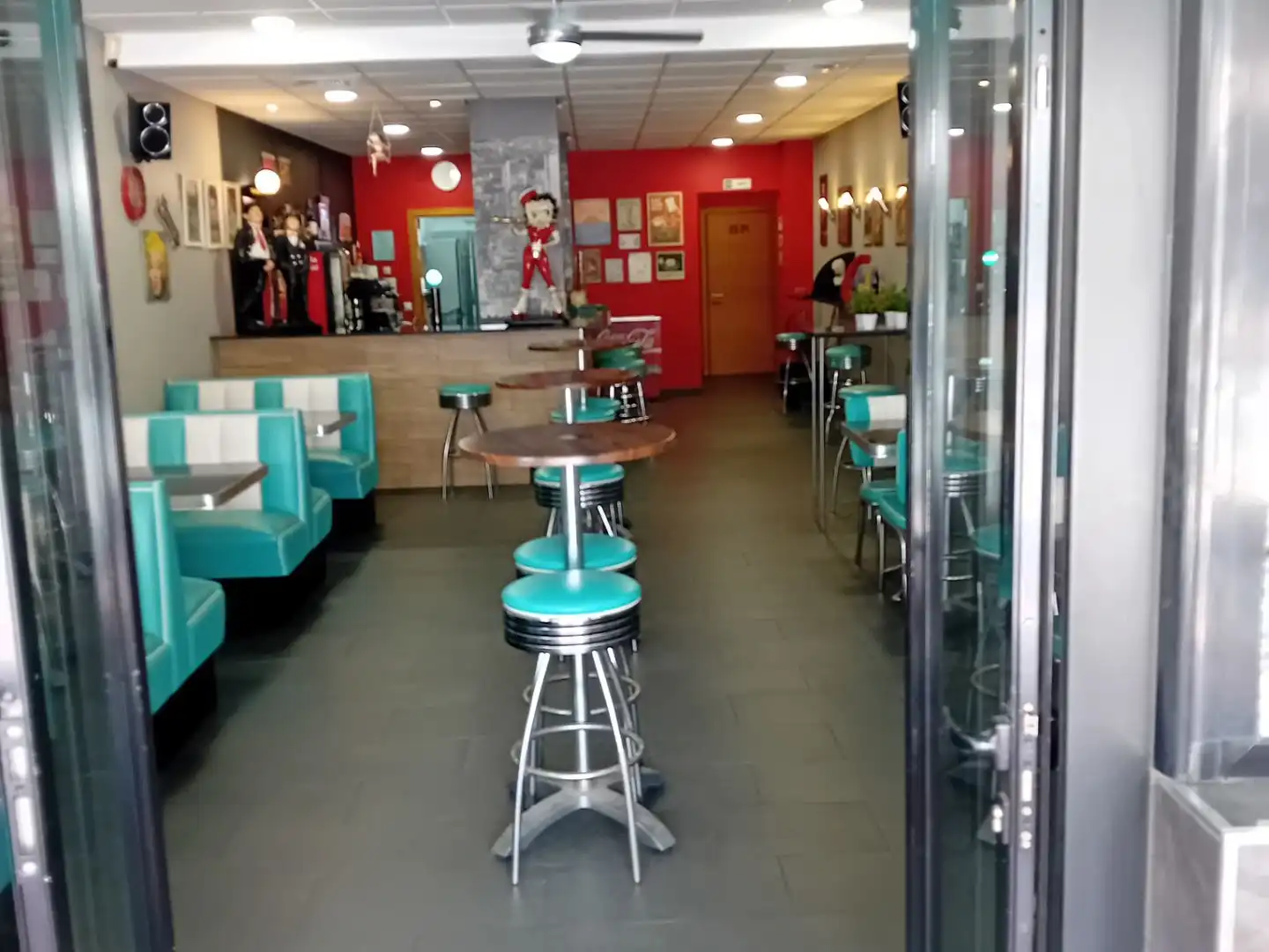 Commercial properties for sale in Estepona  with Terrace and Furnished