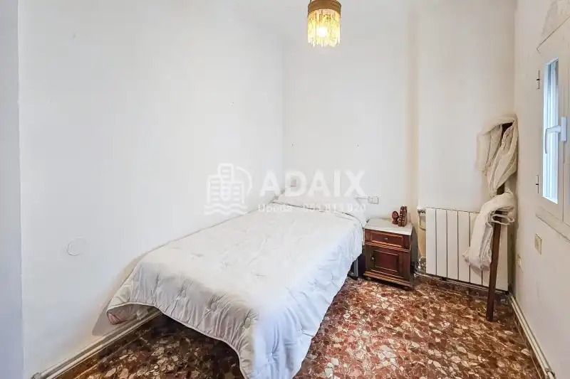Habitación de Edificio en venta en Úbeda