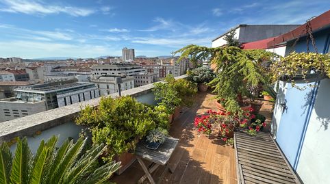 Magnífica vivienda de 120 m² situada en una de las zonas más exclusivas y demandadas de El Espolón. La propiedad dispone de 4 ampl