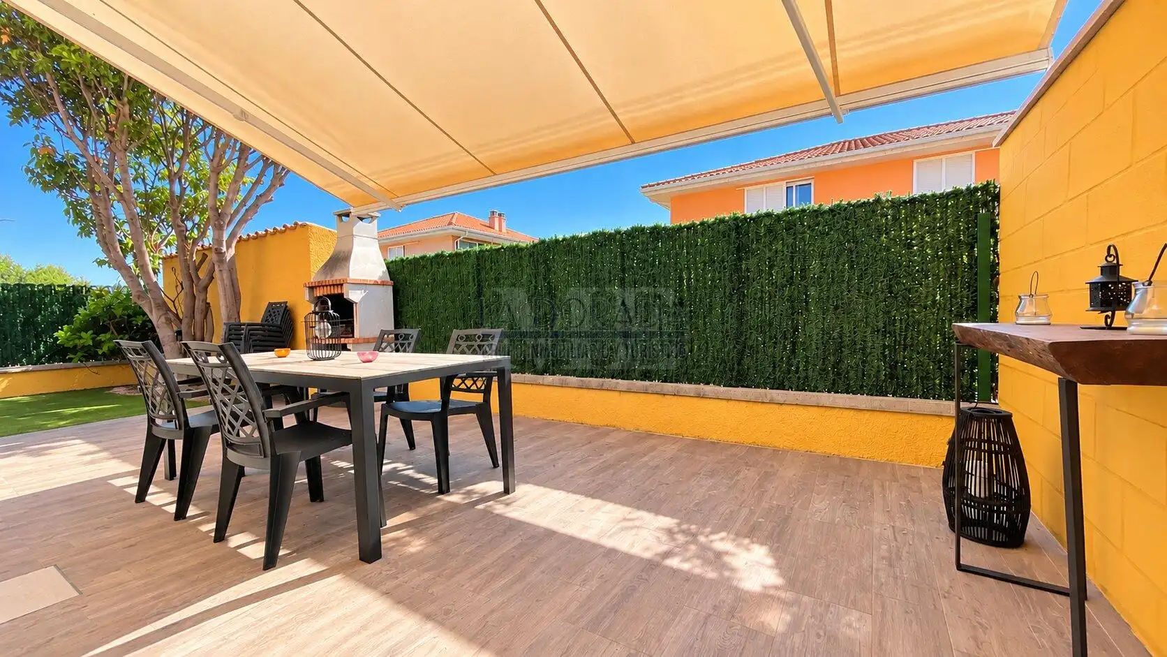 Terrassa de Casa adosada en venda en Mont-roig del Camp amb Terrassa, Moblat i Internet