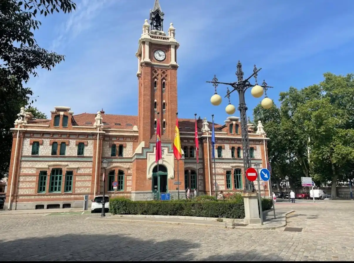 Vista exterior de Pis en venda en Madrid amb Calefacció i Parquet