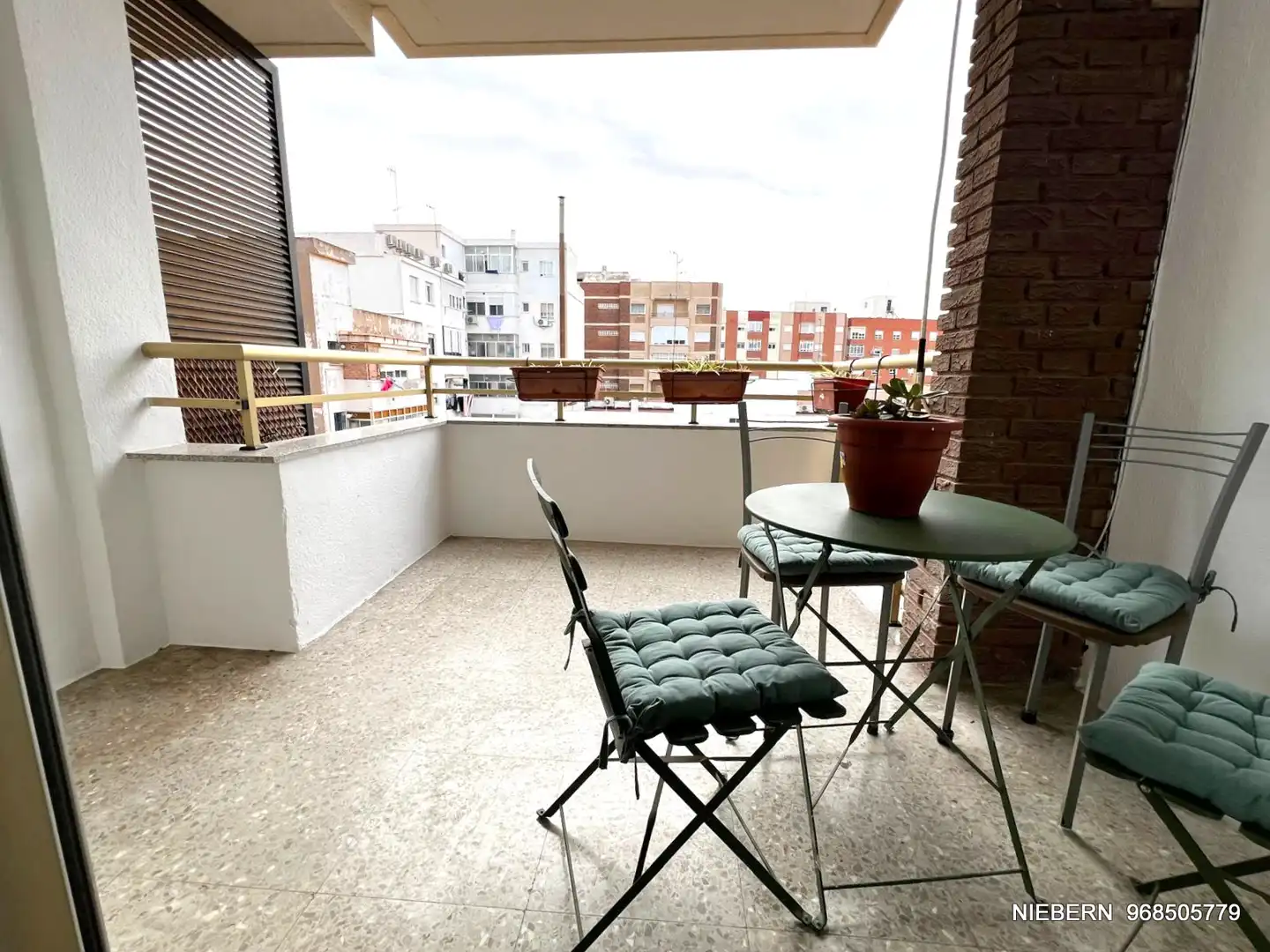 Flat for rent in Paseo Alfonso XIII, 46, Casco Antiguo