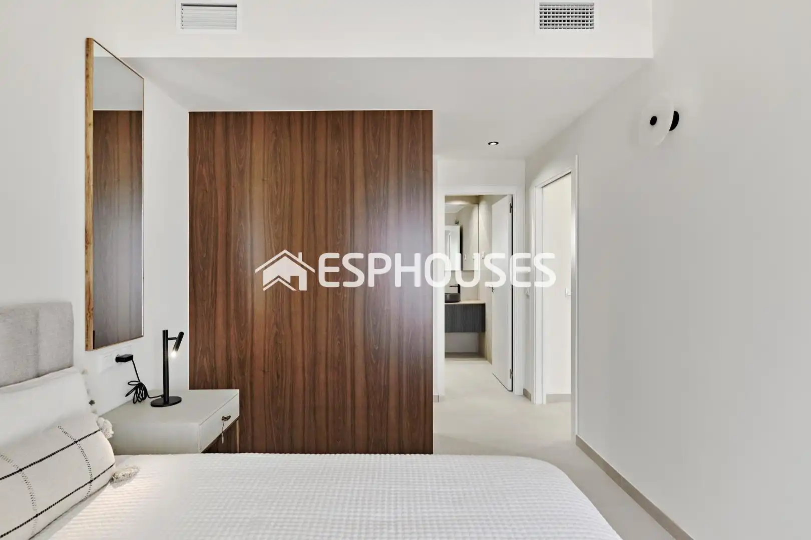 Habitación de Ático en venta en Torrevieja con Aire acondicionado, Terraza y Amueblado