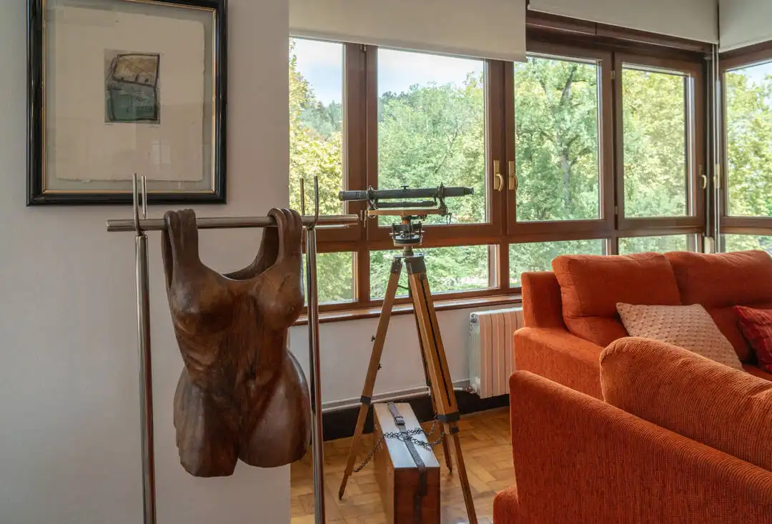Sala de estar de Piso en venta en Cabezón de la Sal con Calefacción y Balcón