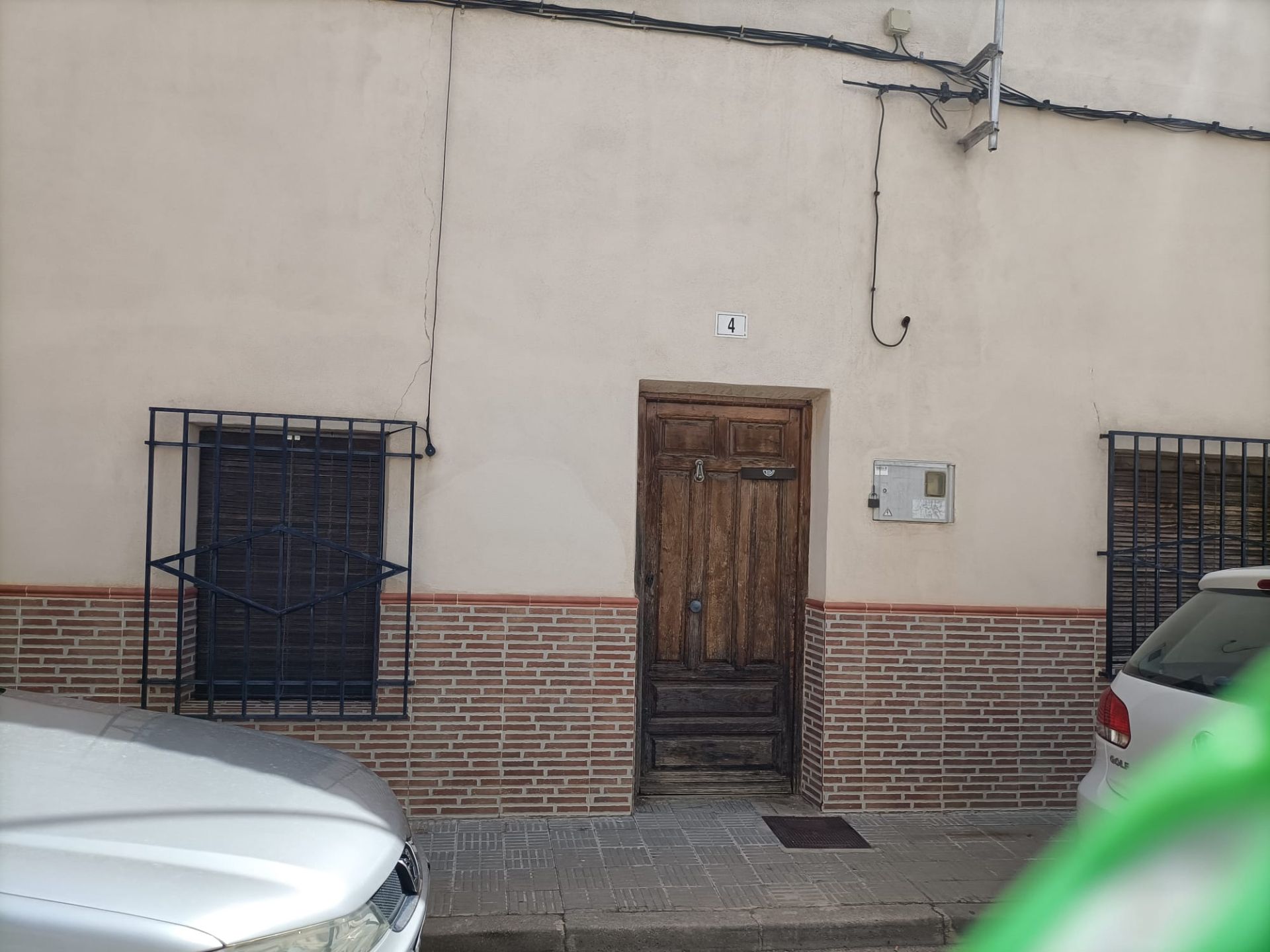 Vista exterior de Casa o xalet en venda en Villarrobledo amb Jardí privat, Moblat i Rentadora