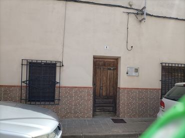 Casa amb jardí en venda a Calle Socuéllamos 4