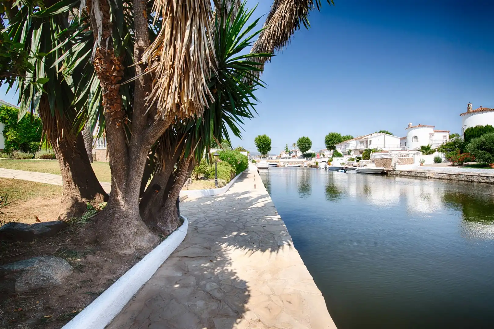 Vista exterior de Casa o xalet en venda en Empuriabrava