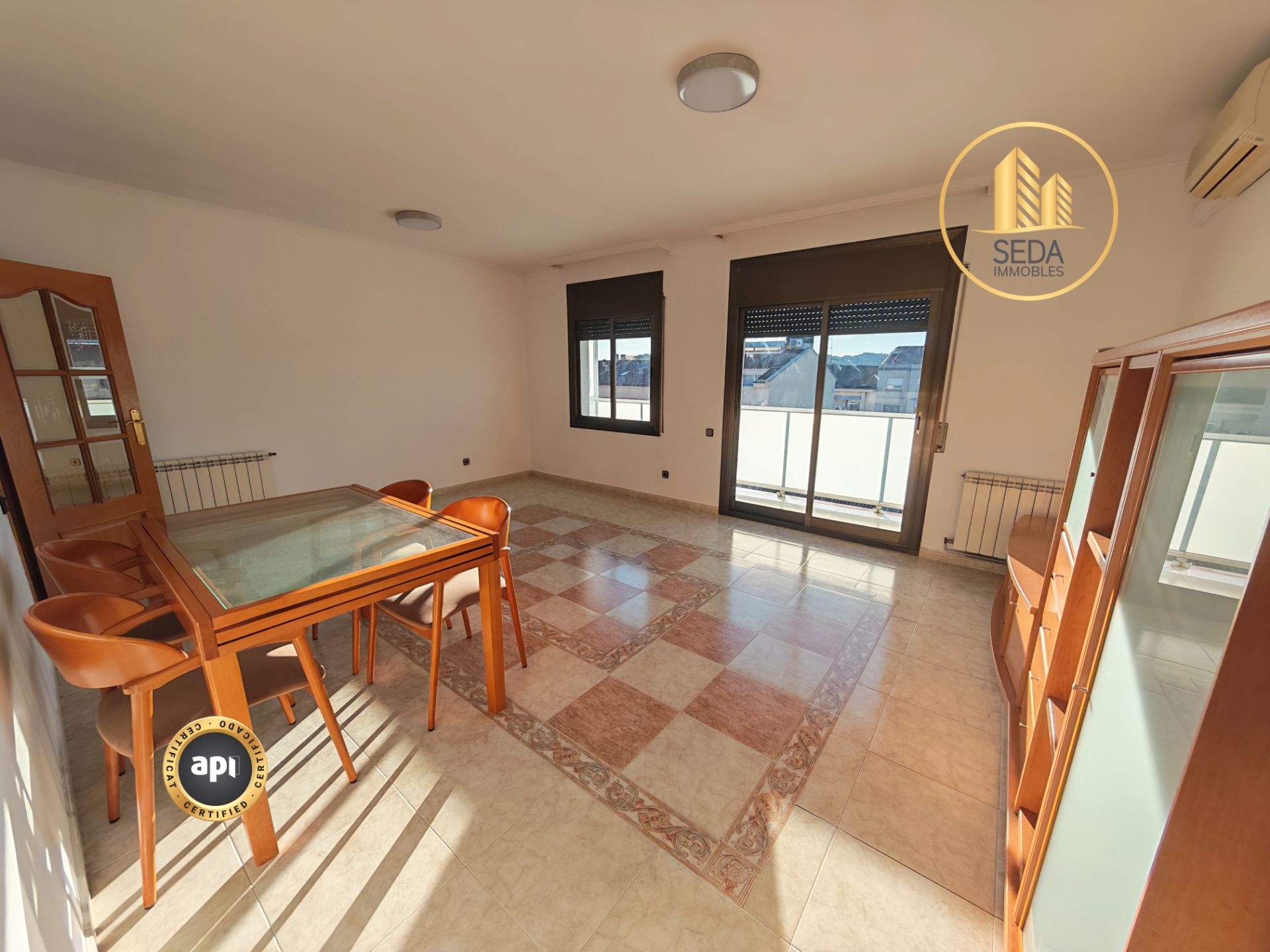 Vista exterior de Ático en venta en Terrassa con Aire acondicionado, Calefacción y Balcón