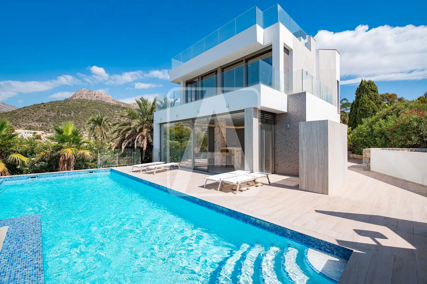 Vista exterior de Casa o xalet en venda en Calpe / Calp amb Aire condicionat, Jardí privat i Terrassa