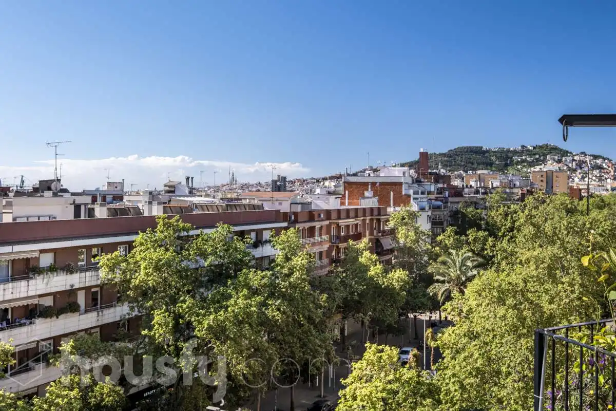 Außenansicht von Dachboden zum Verkauf in Barcelona mit Klimaanlage, Heizung und Terrasse