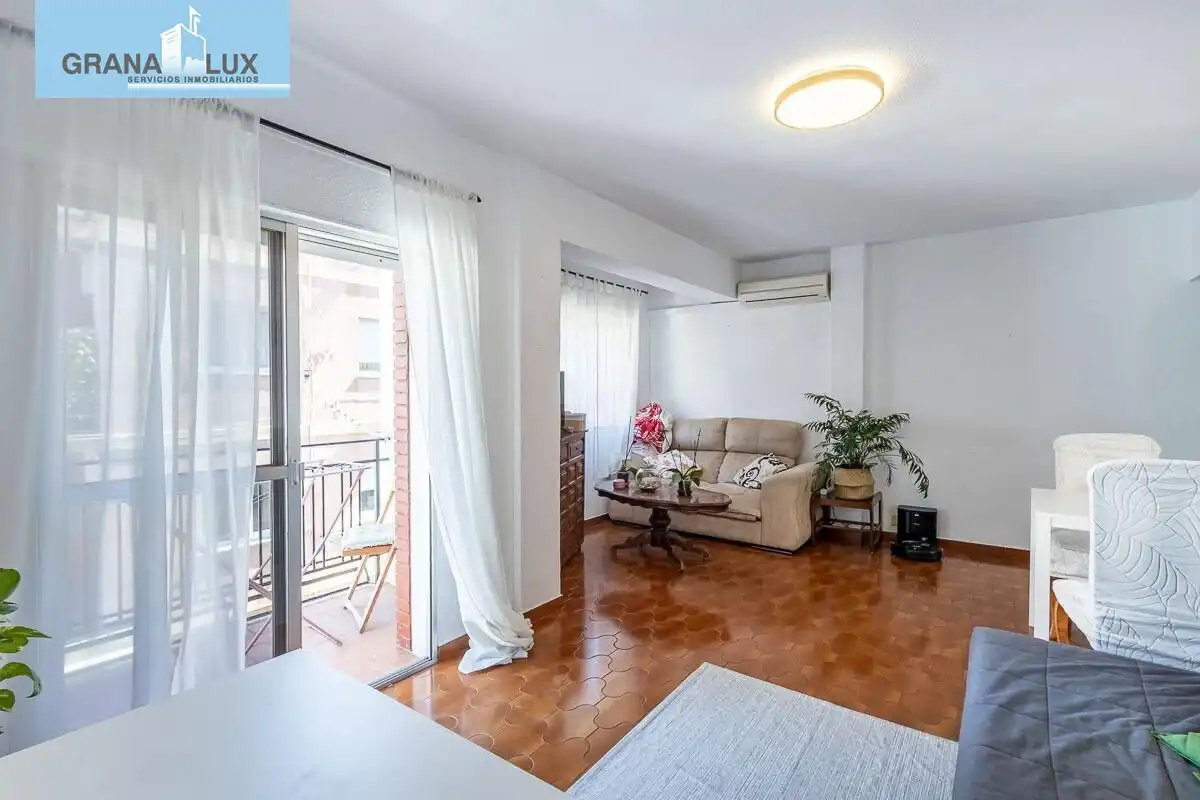 Piso con ascensor en venta en Calle CRUZ DE GRANADA, imagen 3