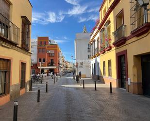 Exterior view of Flat for sale in  Sevilla Capital  with Air Conditioner