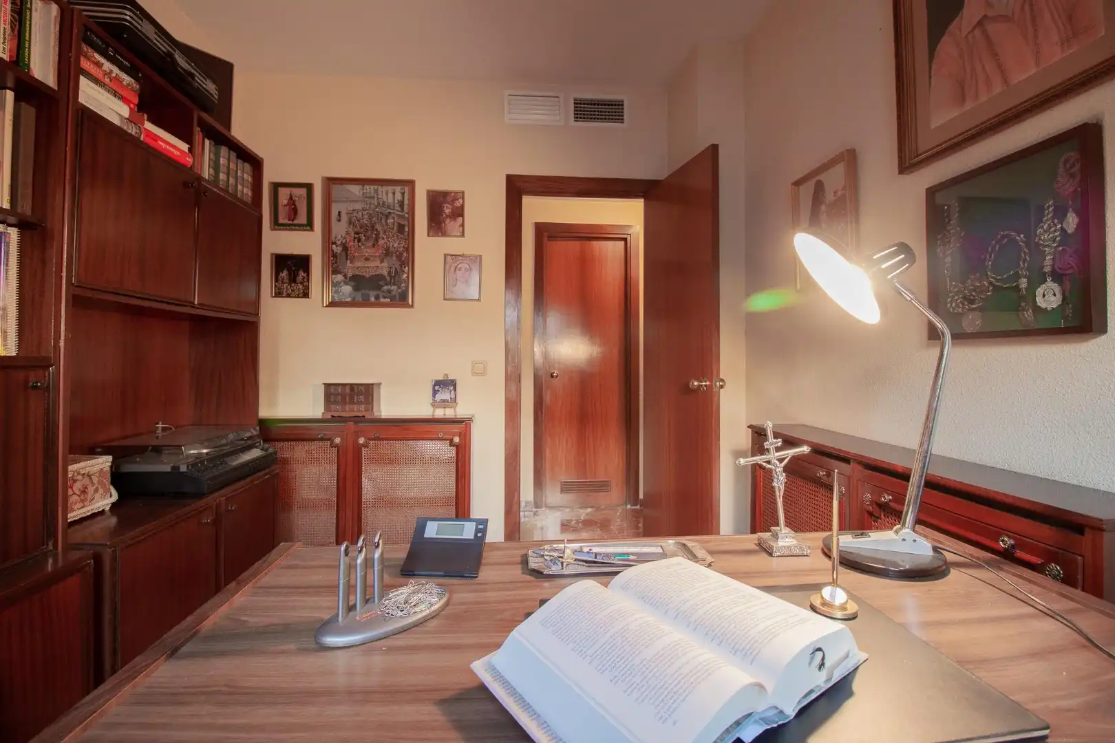 Flat for sale in Sevilla  with Air Conditioner, Heating and Community pool