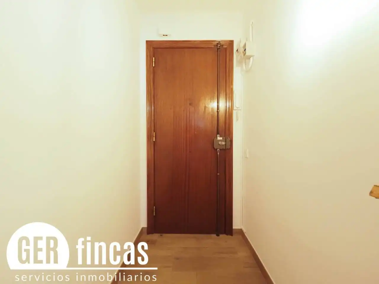 Flat for sale in Terrassa  with Alarm
