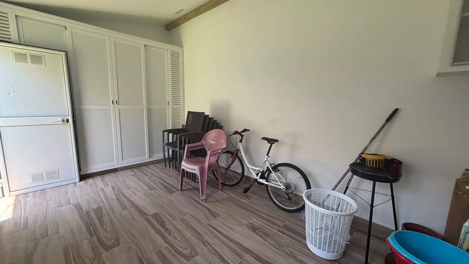Casa adosada en venda en Huévar del Aljarafe amb Aire condicionat, Traster i Alarma