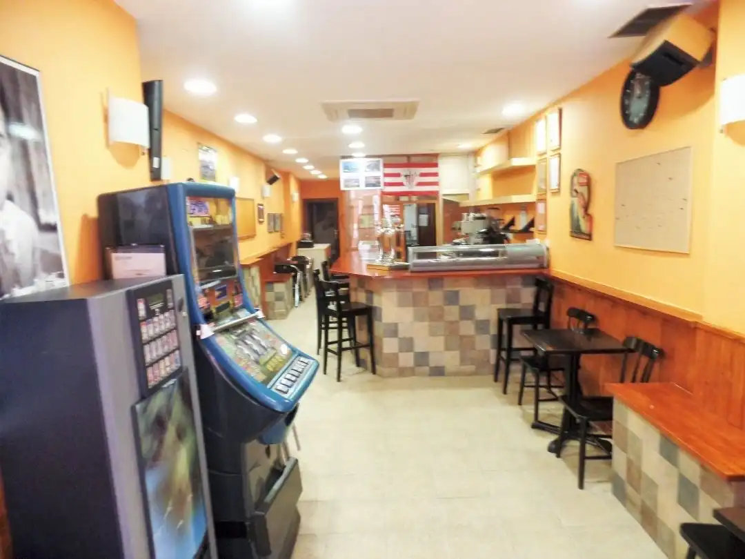 Local comercial en venta en Centro, imagen 2