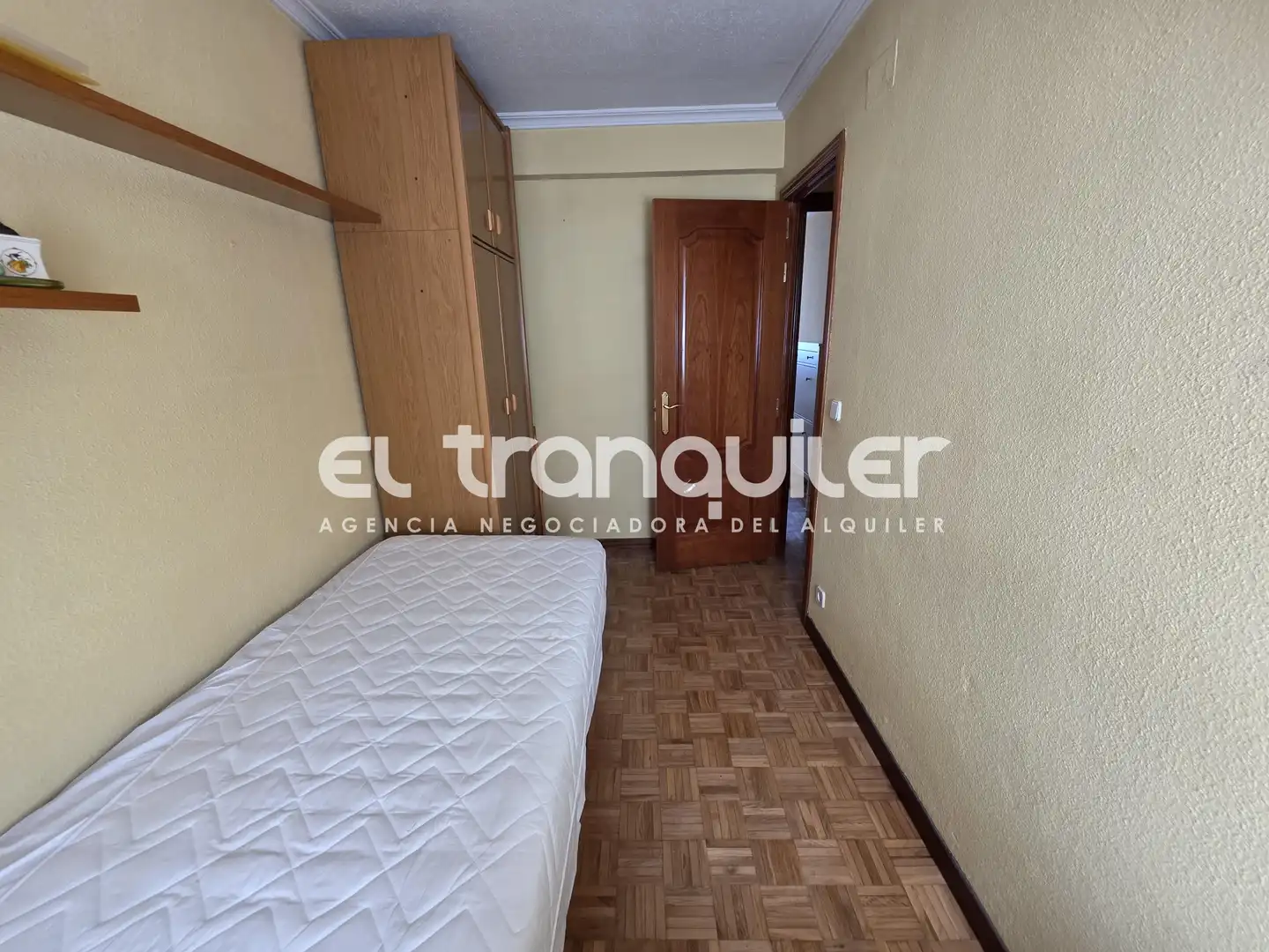 Habitación de Piso de alquiler en Madrid con Aire acondicionado, Parquet y Amueblado