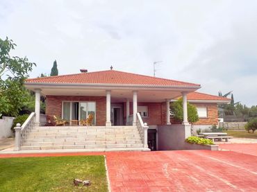 Chalet con jardín en venta en Paseo de la Cañada 21