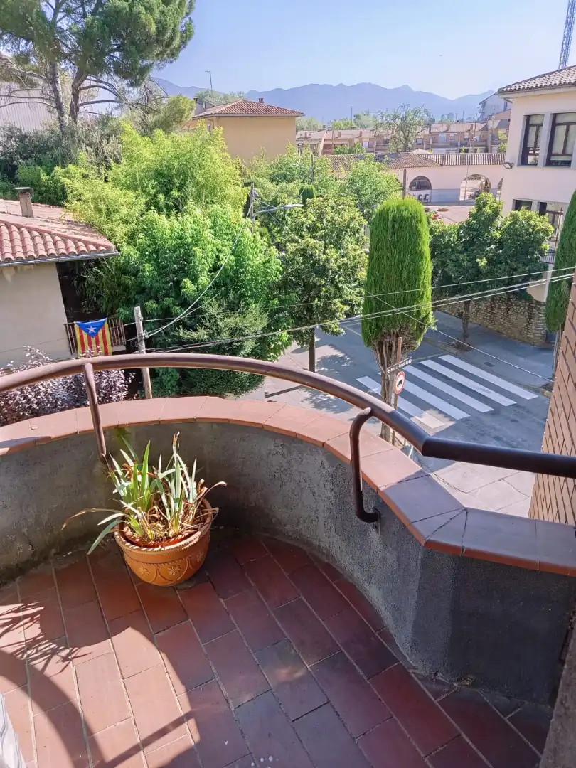 Terraza de Piso en venta en Torelló con Calefacción, Parquet y Horno