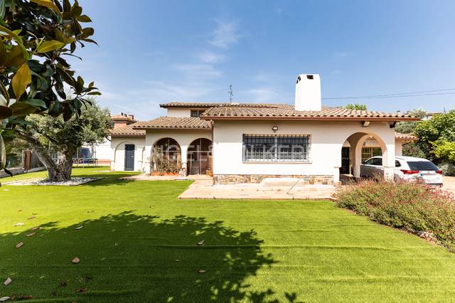 Casa-chalet en Venta en Can Violí  - Can Poi del Bosc