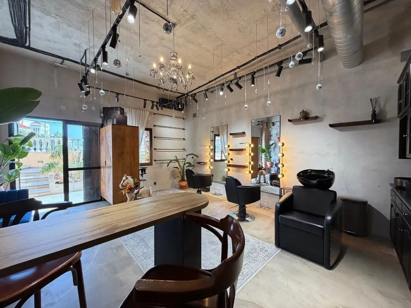 Commercial properties for sale in Torrevieja  with Air Conditioner and Furnished