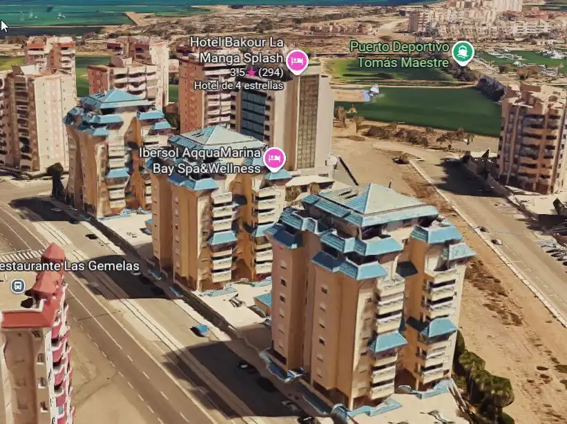 Vista exterior de Apartamento en venta en La Manga del Mar Menor con Terraza y Piscina comunitaria
