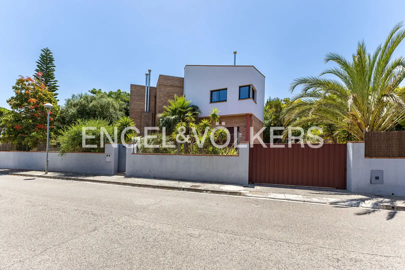 Vista exterior de Finca rústica en venta en Vilanova i la Geltrú con Calefacción, Jardín privado y Terraza