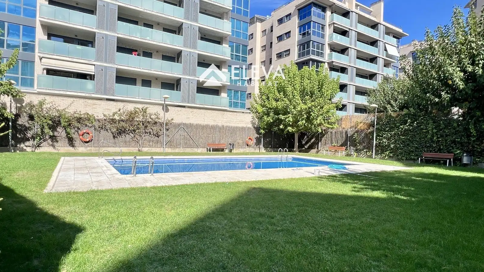 Pis amb piscina en venda a Pont de Suert