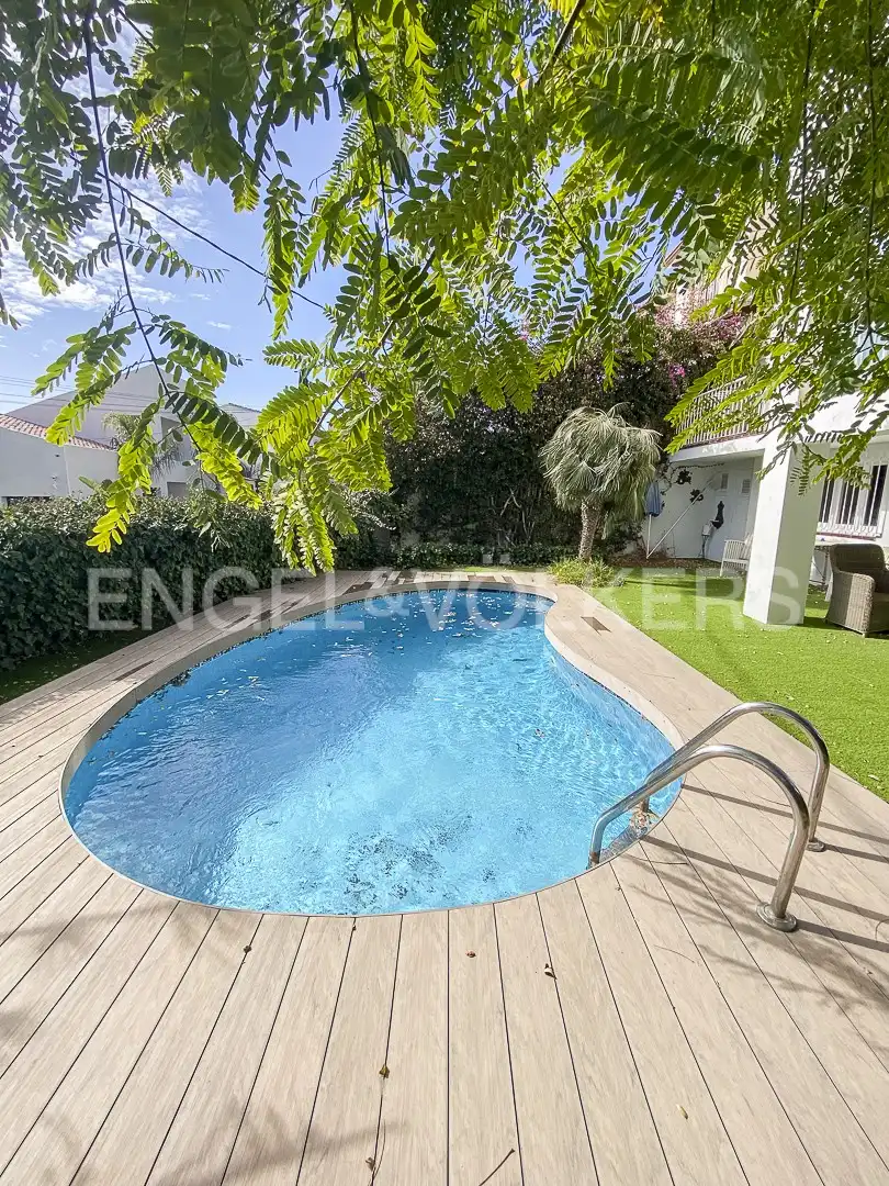 Piscina de Casa adosada de alquiler en Sitges con Calefacción, Jardín privado y Terraza