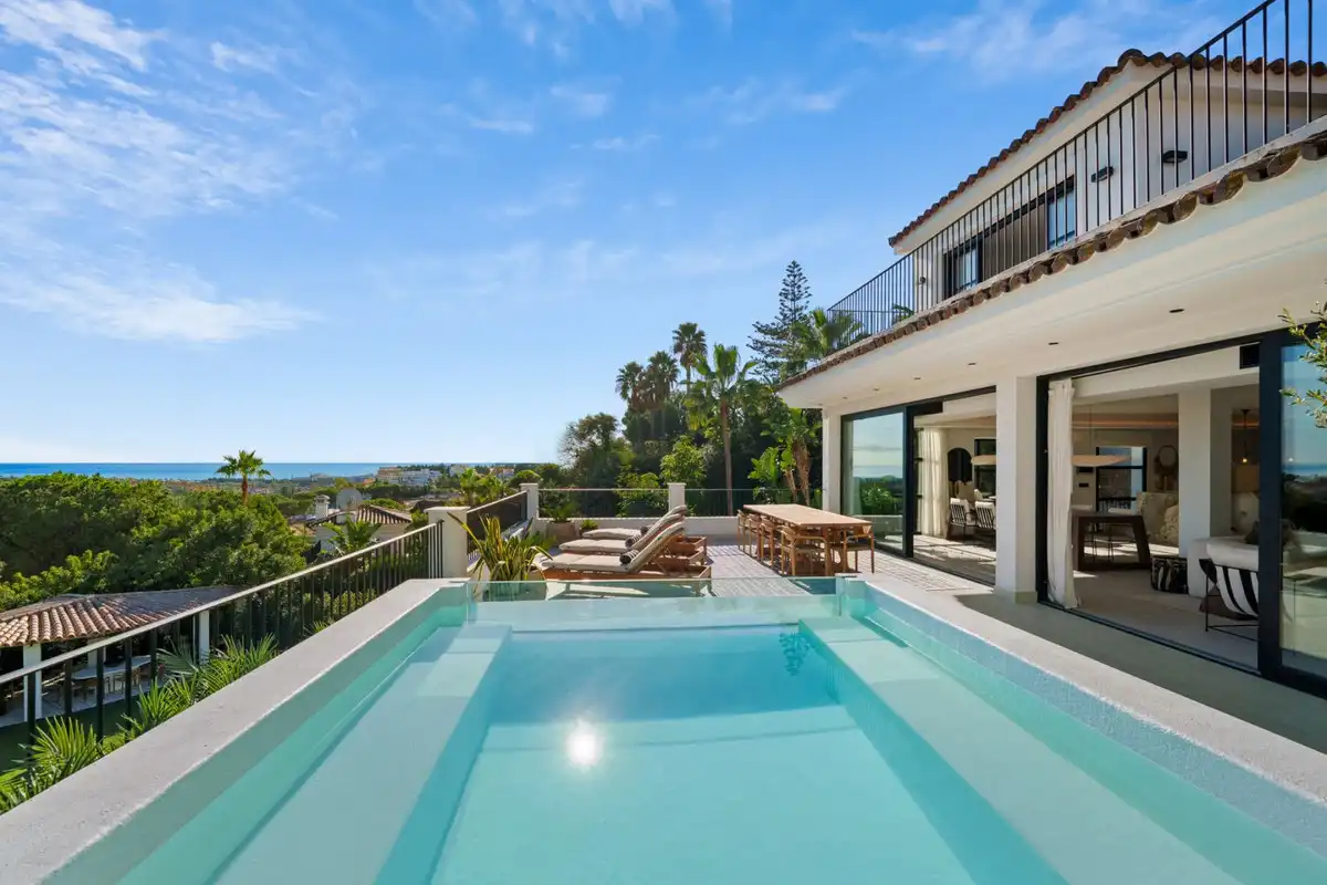 Villa mit Pool zum Verkauf in Nueva Andalucía, imagen 2