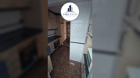 Foto 3 de Piso en venta en San Bartolomé - Millán de Priego, Jaén Capital