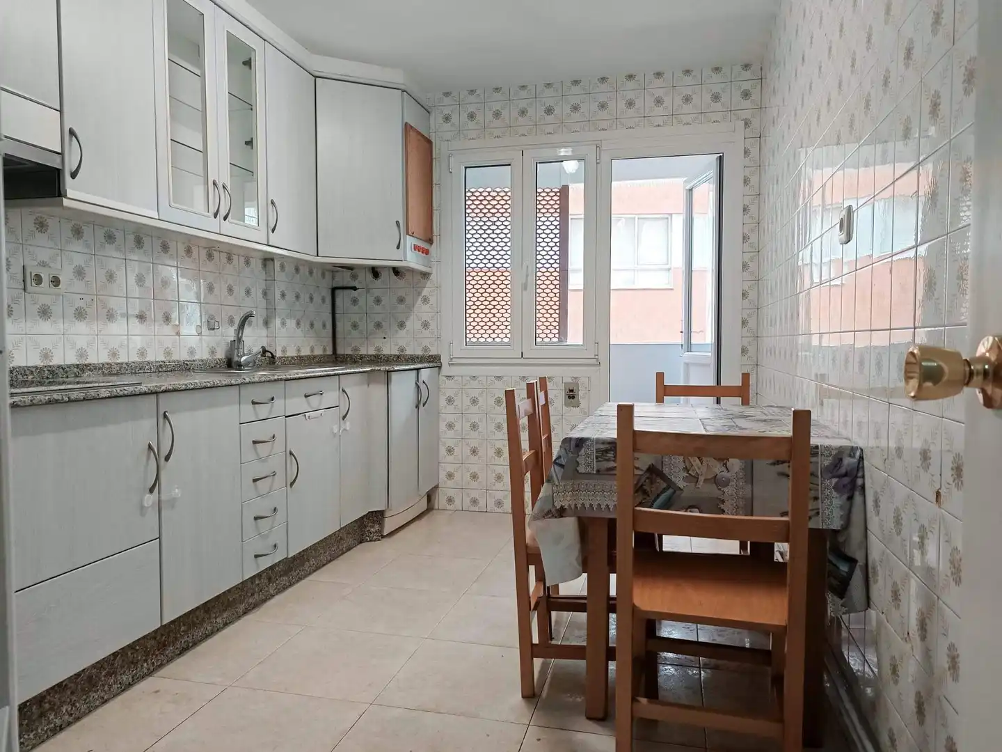 Cocina de Piso de alquiler en A Coruña Capital  con Amueblado